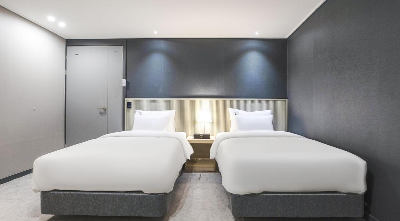 Jj Hotel Соннам Экстерьер фото