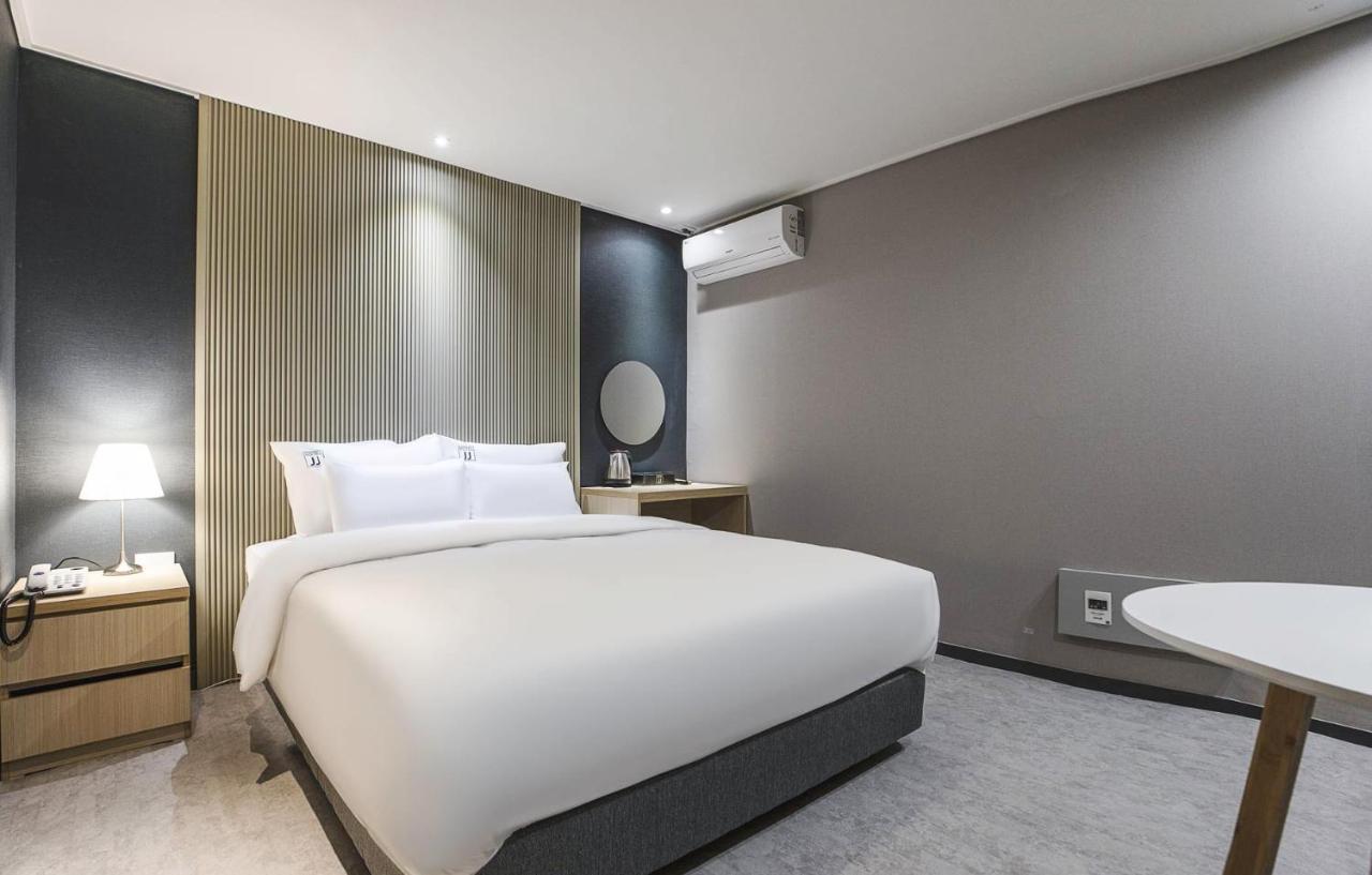 Jj Hotel Соннам Экстерьер фото