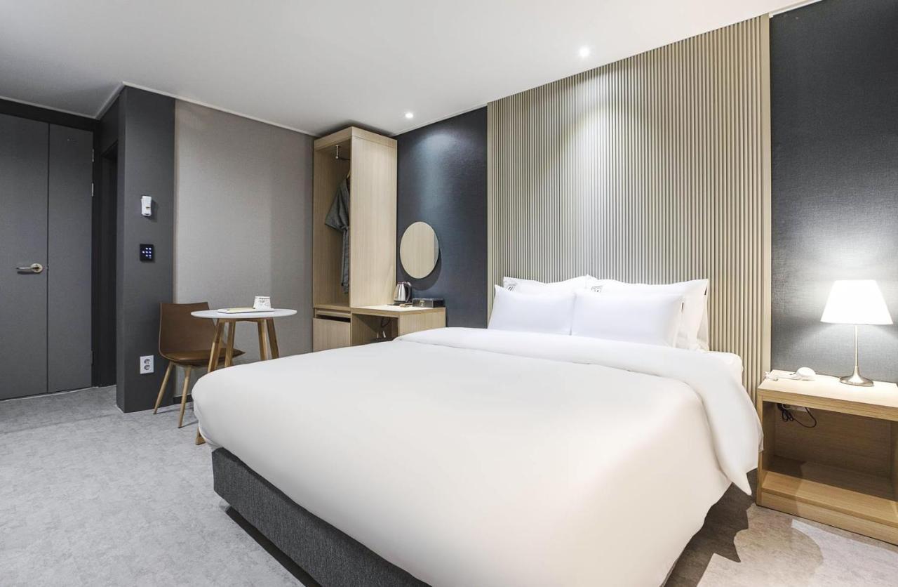 Jj Hotel Соннам Экстерьер фото